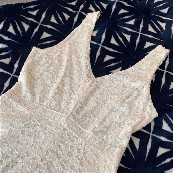 Francesca's Collections Dresses & Skirts - 👗 NWT White Lace Dress with Pockets👗